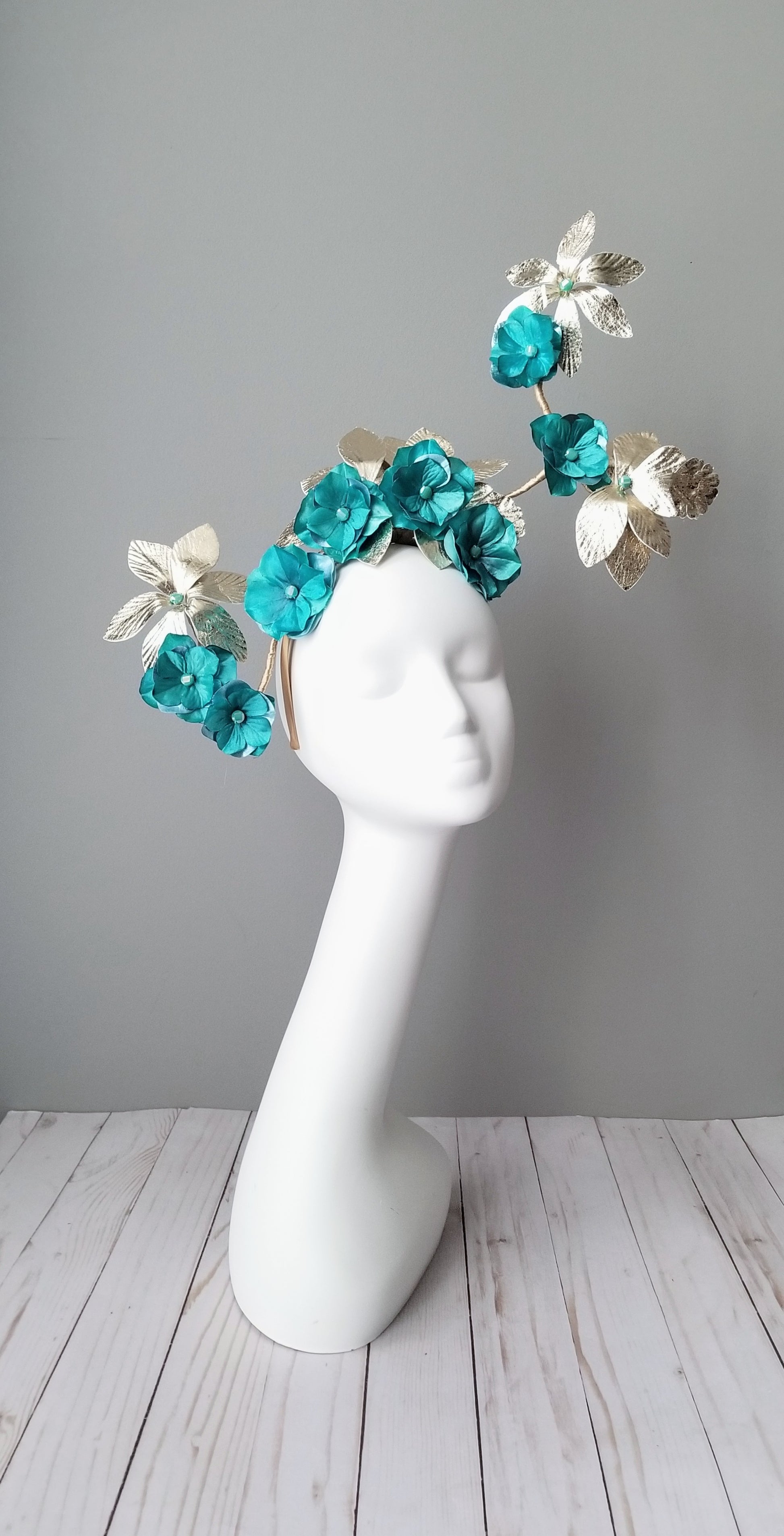 Hat Haven hat shop in Louisville, Kentucky. Custom ladies Kentucky Derby hats, derby hats, fascinators, hatinators, men's hats, wedding hats, Ascot hats, Melbourne Cup hats, race day hats, hat store in Louisville
