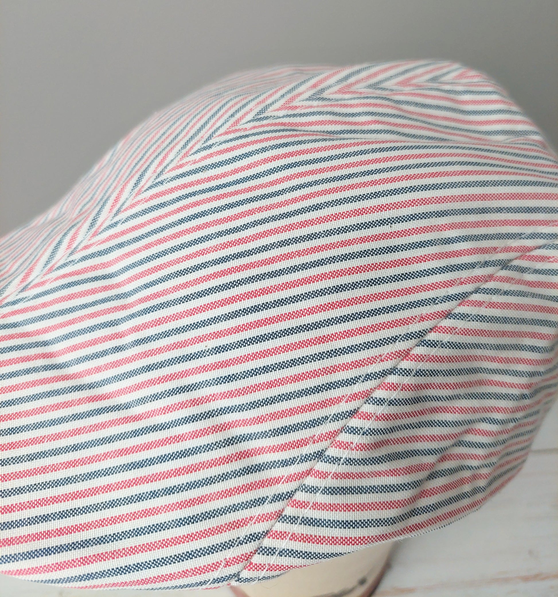 Peaky - Gray & Red Stripe – Hat Haven