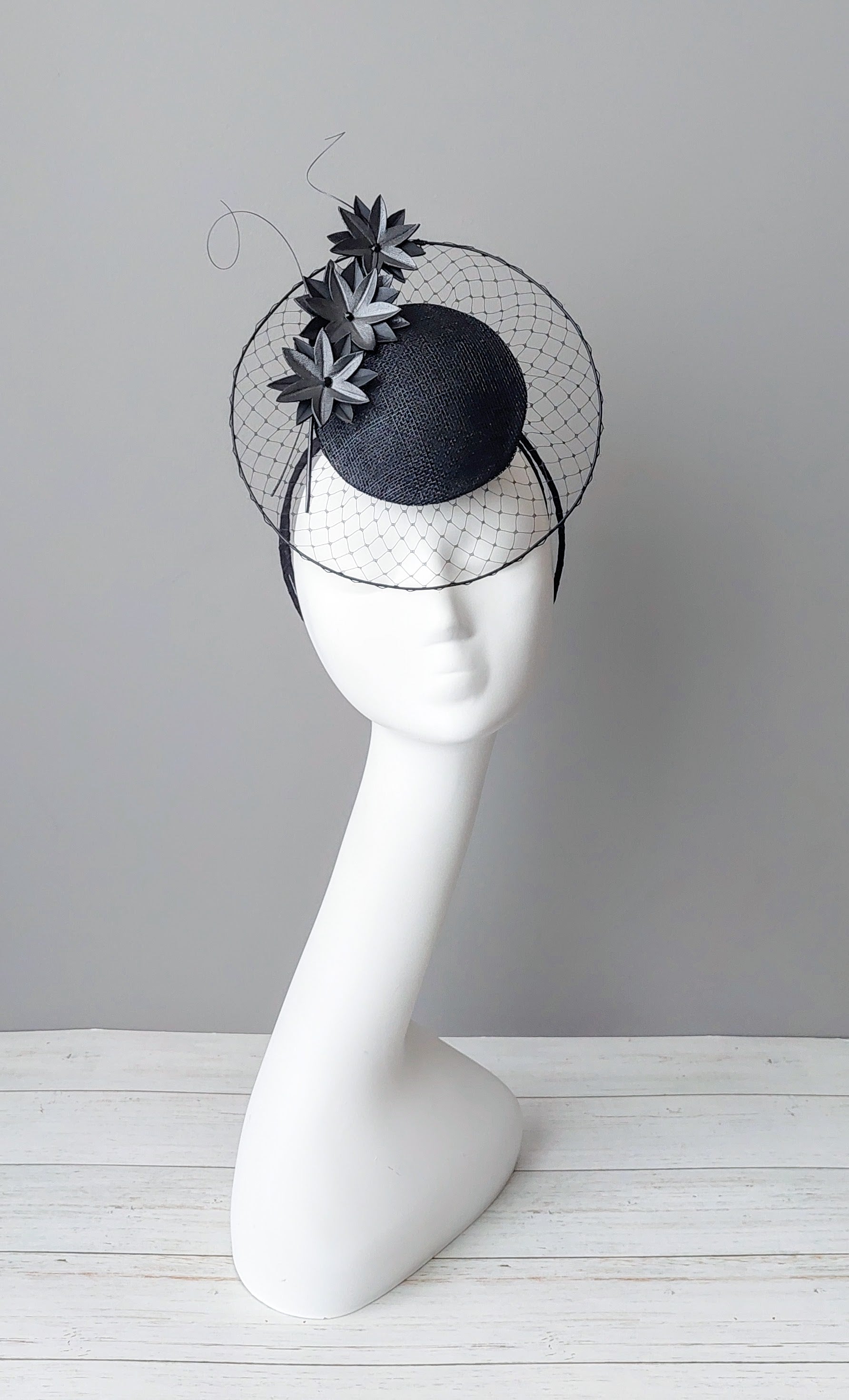 Hat Haven - Best Kentucky Derby hats in Louisville! Custom hats, fascinators, men's hats, bridal head wear, dress hats, Derby hats, Ascot hats, Fashion on the Field, hat maker, millinery hat shop in Louisville. Veiled percher fascinator.
