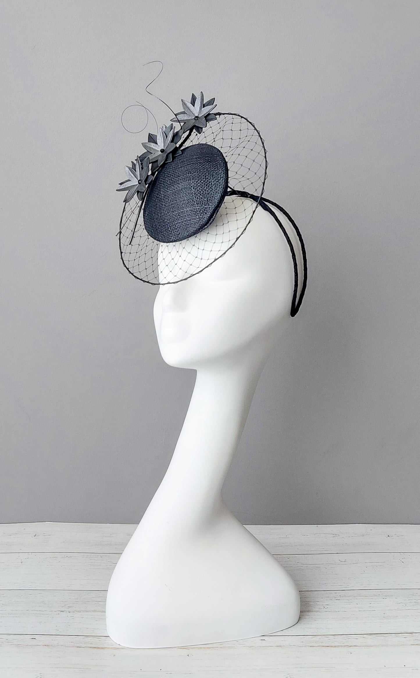 Hat Haven - Best Kentucky Derby hats in Louisville! Custom hats, fascinators, men's hats, bridal head wear, dress hats, Derby hats, Ascot hats, Fashion on the Field, hat maker, millinery hat shop in Louisville. Veiled percher fascinator.