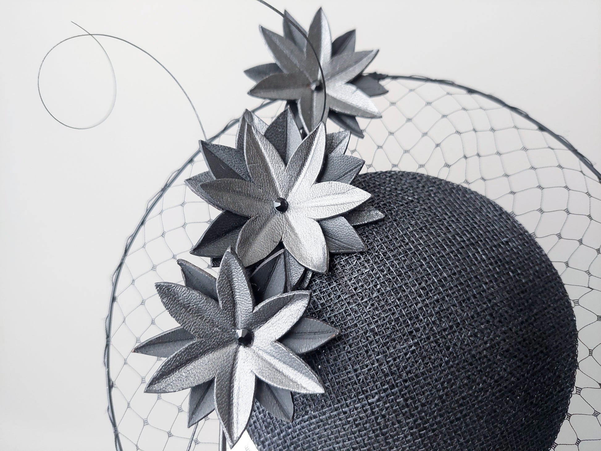 Hat Haven - Best Kentucky Derby hats in Louisville! Custom hats, fascinators, men's hats, bridal head wear, dress hats, Derby hats, Ascot hats, Fashion on the Field, hat maker, millinery hat shop in Louisville. Veiled percher fascinator.