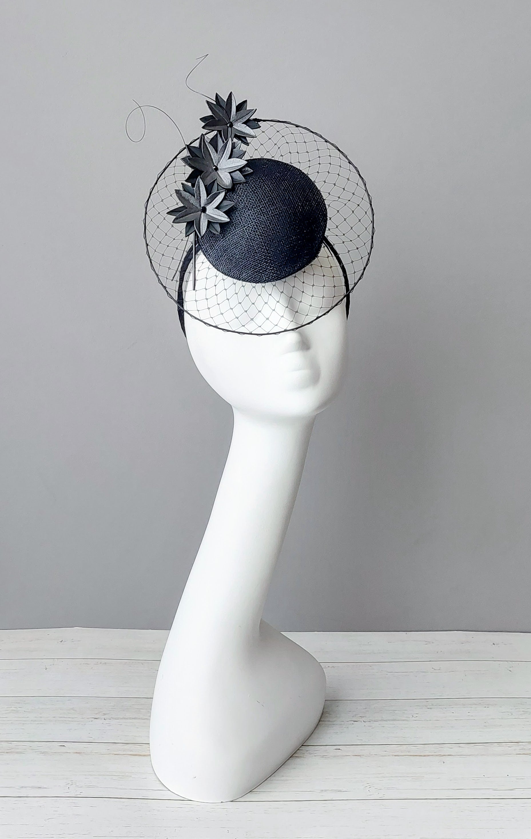 Hat Haven - Best Kentucky Derby hats in Louisville! Custom hats, fascinators, men's hats, bridal head wear, dress hats, Derby hats, Ascot hats, Fashion on the Field, hat maker, millinery hat shop in Louisville. Veiled percher fascinator.